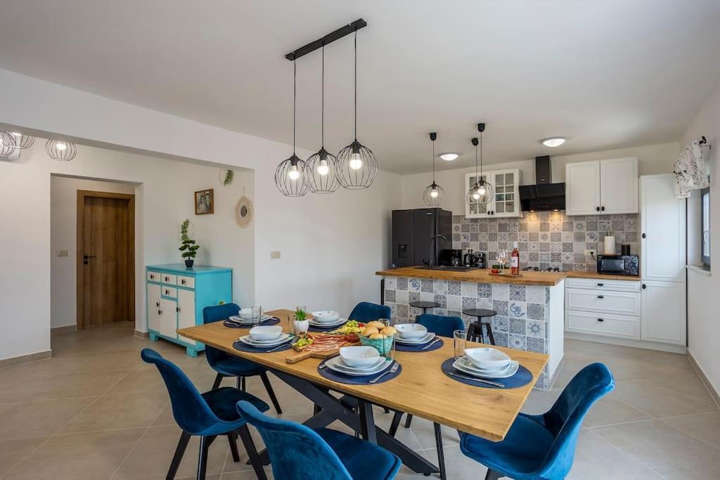 Вилла House With Pool Poli Stare Nuoni Zminj Экстерьер фото