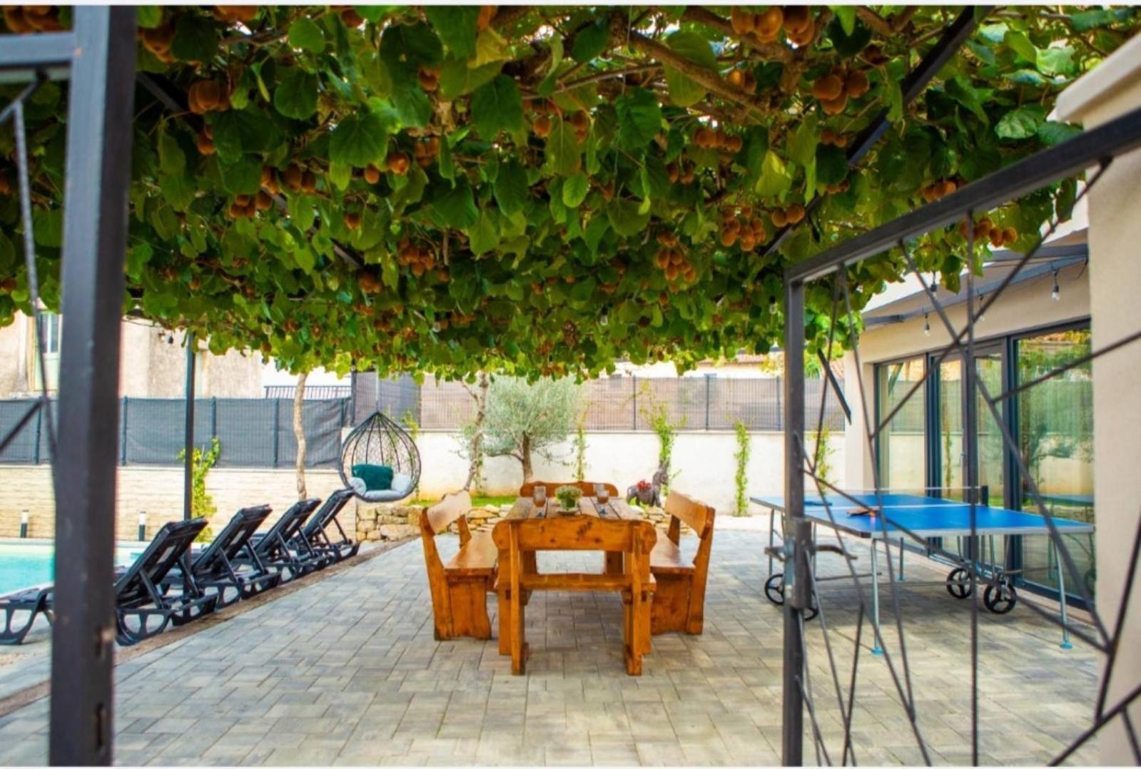 Вилла House With Pool Poli Stare Nuoni Zminj Экстерьер фото